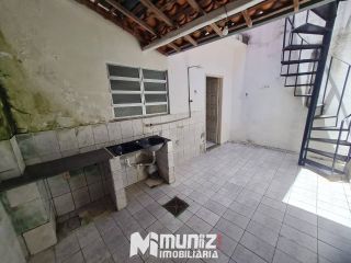 vende-se casa com 2 pavimentos
