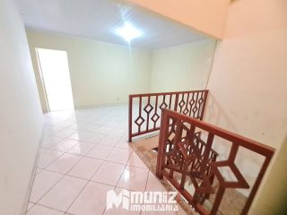 vende-se casa com 2 pavimentos