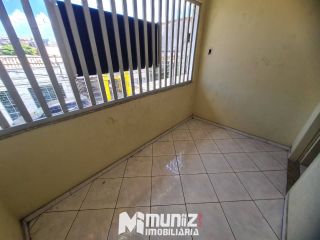 vende-se casa com 2 pavimentos