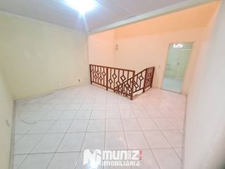 vende-se casa com 2 pavimentos