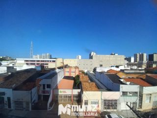 ALUGA-SE OTIMO APARTAMRNTO NO EDF. NOBRE