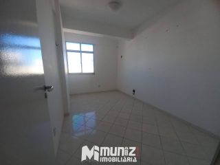 ALUGA-SE OTIMO APARTAMRNTO NO EDF. NOBRE