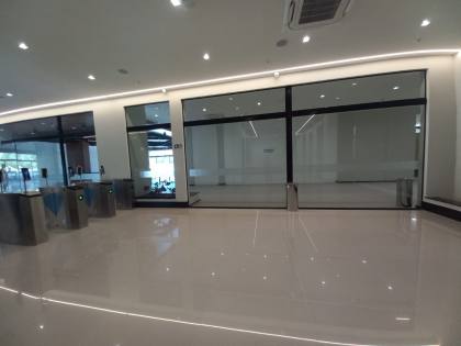 ALUGA-SE ÓTIMA SALA NO CENTRO MEDICO EMPRESARIAL PREMIER