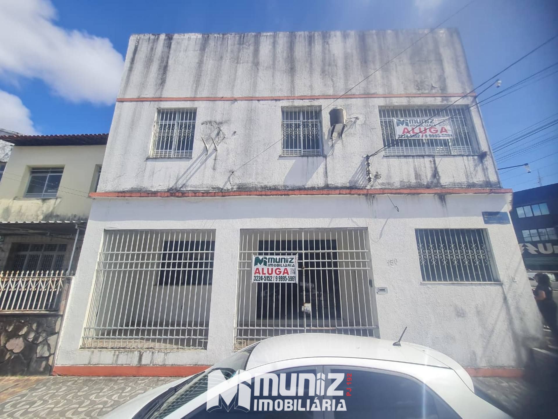 ALUGA-SE  CASA COMERCIAL C/ 03 PAVIMENTOS