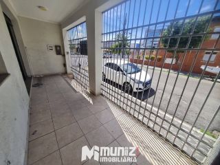 ALUGA-SE  CASA COMERCIAL C/ 03 PAVIMENTOS