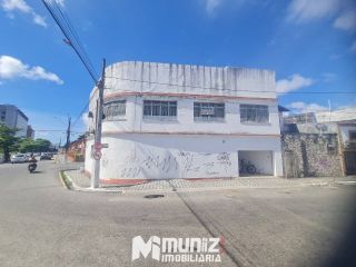 ALUGA-SE  CASA COMERCIAL C/ 03 PAVIMENTOS