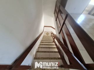 ALUGA-SE  CASA COMERCIAL C/ 03 PAVIMENTOS