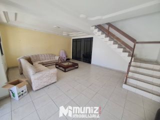 ALUGA-SE  CASA COMERCIAL C/ 03 PAVIMENTOS