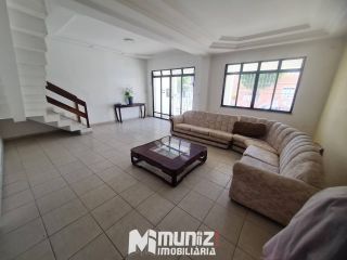 ALUGA-SE  CASA COMERCIAL C/ 03 PAVIMENTOS