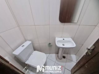 ALUGA-SE  CASA COMERCIAL C/ 03 PAVIMENTOS