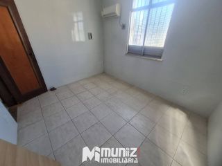 ALUGA-SE  CASA COMERCIAL C/ 03 PAVIMENTOS