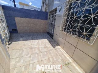 VENDE-SE CASA PRÓX AO COLEGIO JOSÉ OLINO E PISOLAR