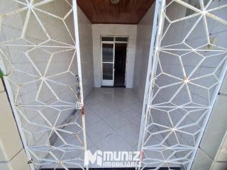 VENDE-SE CASA PRÓX AO COLEGIO JOSÉ OLINO E PISOLAR