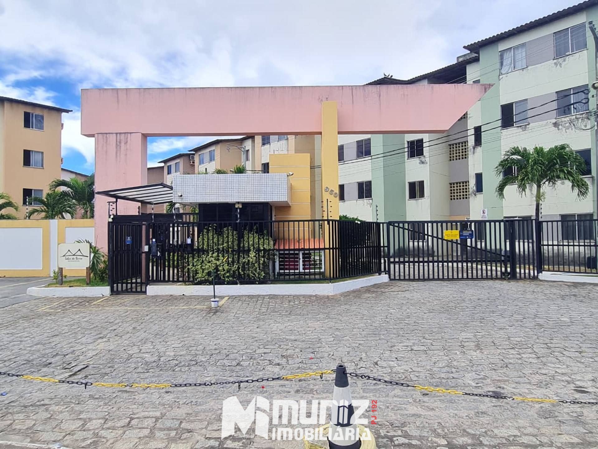 VENDE-SE APT NO 2 ANDAR - COND. SOLAR DA BARRA