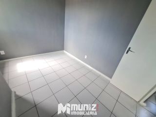 VENDE-SE APT NO 2 ANDAR - COND. SOLAR DA BARRA