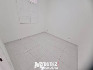 ALUGA-SE APARTAMENTO P/SUPERIOR