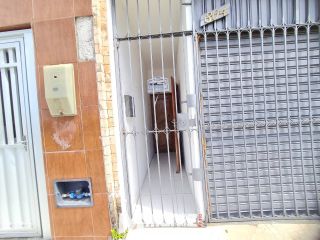 ALUGA-SE APARTAMENTO P/SUPERIOR