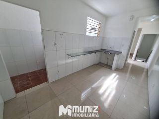 ALUGA-SE APARTAMENTO P/SUPERIOR