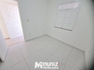 ALUGA-SE APARTAMENTO P/SUPERIOR