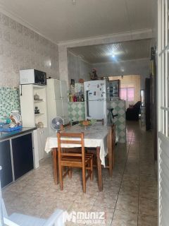 VENDE-SE CASA NA RUA PERNANBUCO