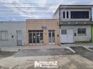 VENDE-SE CASA NA RUA PERNANBUCO