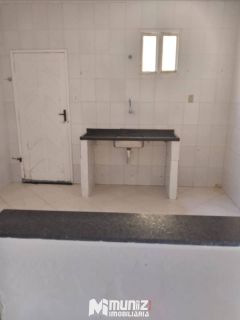 Vende-se Casa com 3 quartos 1 suítes no bairro Aeroporto