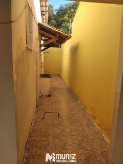 Vende-se Casa com 3 quartos 1 suítes no bairro Aeroporto