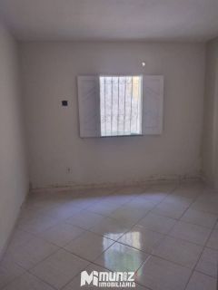 Vende-se Casa com 3 quartos 1 suítes no bairro Aeroporto