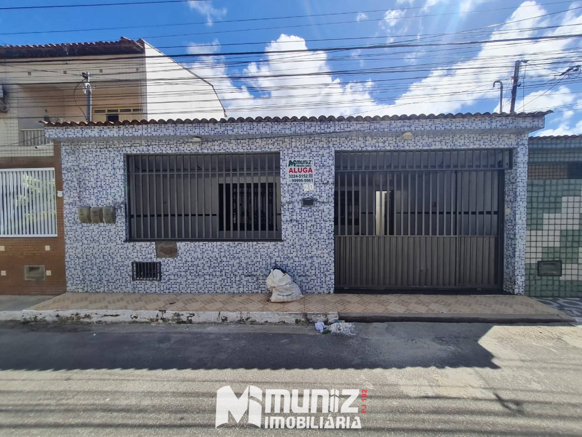 Casa Para Alugar com 2 quartos 2 suítes no bairro Ponto Novo em Aracaju