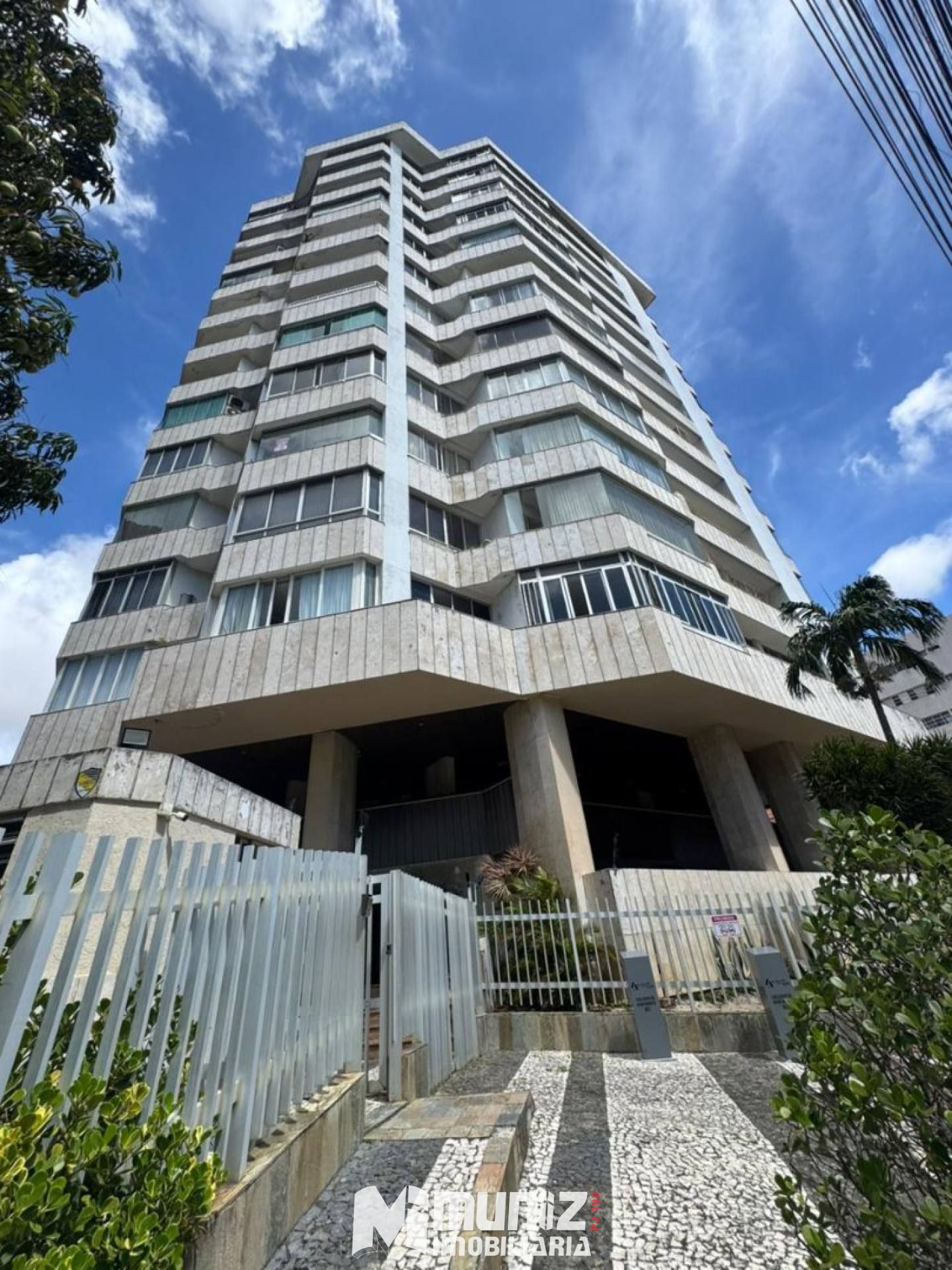 Vende-se Apartamento no Edifício Mansão Dr. Augusto Leite no bairro São José