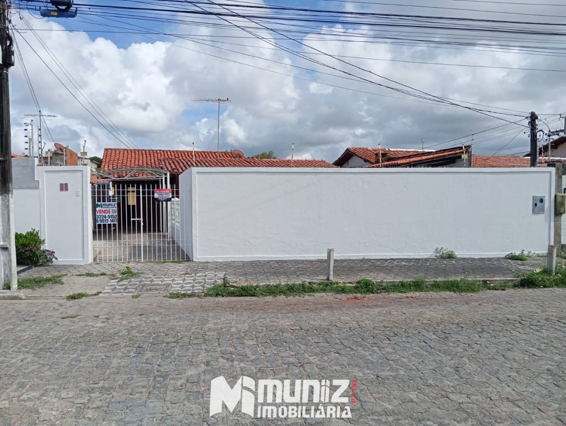 Casa Para Vender com 5 quartos no bairro Aeroporto em Aracaju