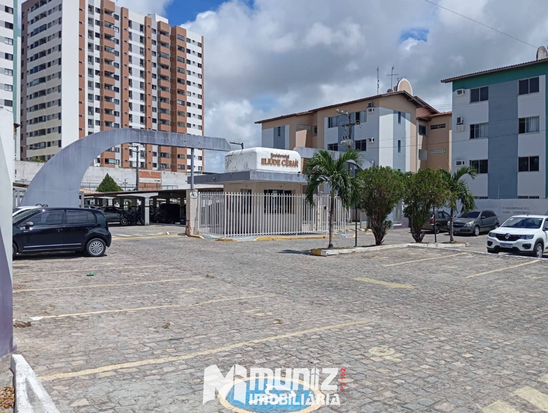 Apartamento Para Alugar no Cond. Eliúde Cesar bairro Farolândia em Aracaju
