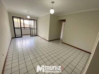 Apartamento Para Alugar no Edifício Casa Blanca no bairro Coroa do Meio