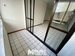 Apartamento Para Alugar no Edifício Casa Blanca no bairro Coroa do Meio