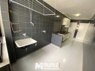 Apartamento Para Alugar no Edifício Casa Blanca no bairro Coroa do Meio