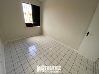 Apartamento Para Alugar no Edifício Casa Blanca no bairro Coroa do Meio