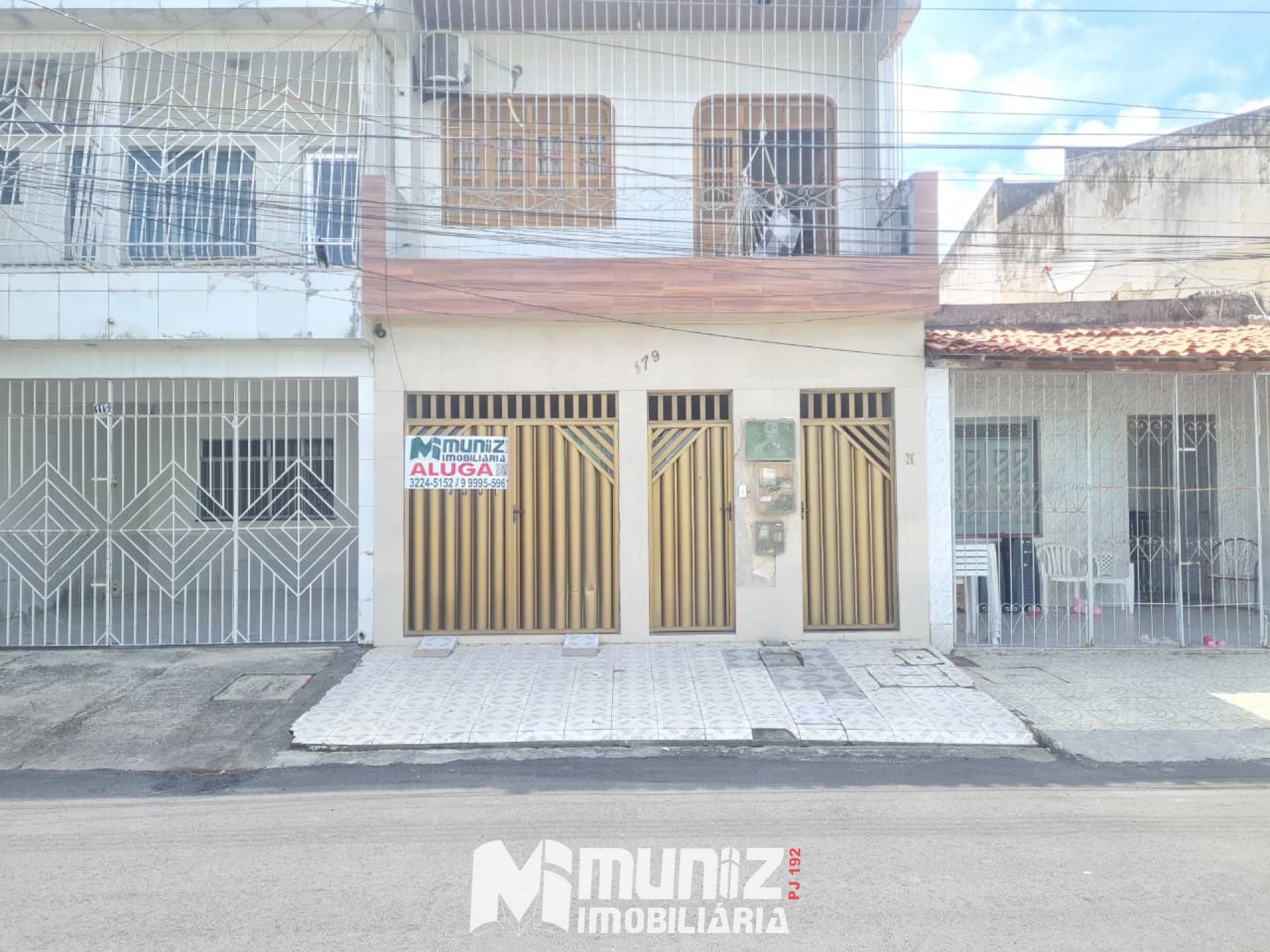 VENDE-CASA COM 02 PAVIMENTOS