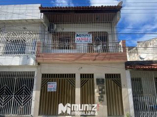 VENDE-CASA COM 02 PAVIMENTOS, ACEITA PERMUTA.