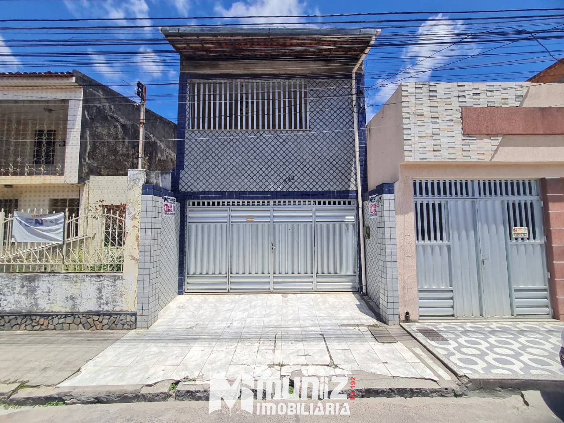 Casa Ampla Disponível Para Aluguel Na Avenida Carlos Burlamarqui