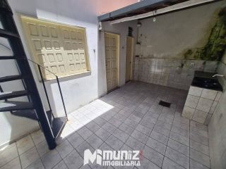 Casa Ampla Disponível Para Aluguel Na Avenida Carlos Burlamarqui