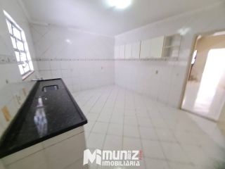 Casa Ampla Disponível Para Aluguel Na Avenida Carlos Burlamarqui