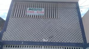 ALUGA-SE CASA NA AV. CARLOS BURLAMARQUI