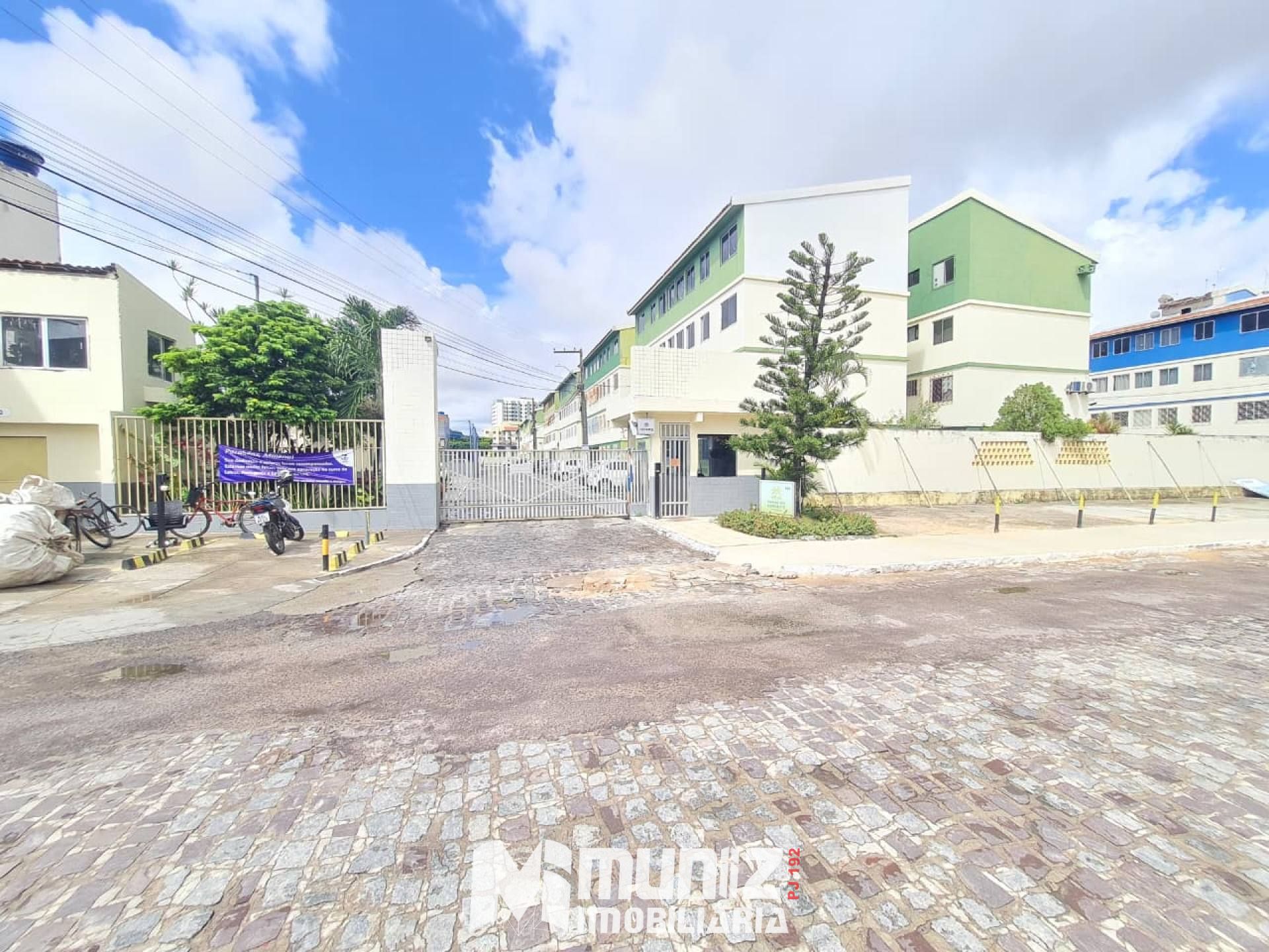 ALUGA-SE APTO NO COND. PRAIA DO NORDESTE