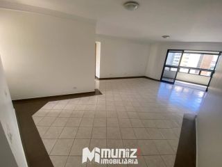 Apartamento Para Vender com 4 quartos 3 suítes no bairro Jardins em Aracaju