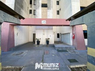 Apartamento Para Alugar com 3 quartos 1 suítes no bairro Aruana: SemiMobiliado em Aracaju