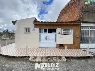 ALUGA-SE CASA NO BAIRRO OLARIA.