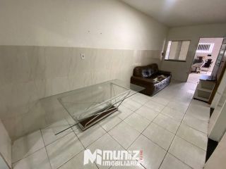 ALUGA-SE CASA NO BAIRRO OLARIA.