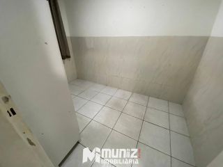 ALUGA-SE CASA NO BAIRRO OLARIA.