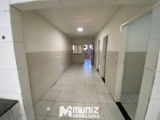 ALUGA-SE CASA NO BAIRRO OLARIA.