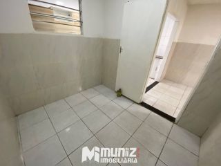 ALUGA-SE CASA NO BAIRRO OLARIA.